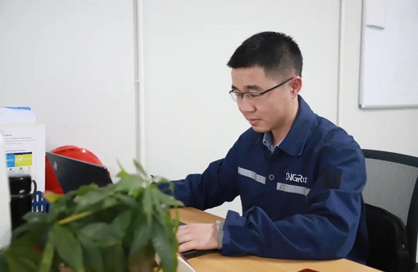 抖圈.为dU而生明星讲师丨周钰龙：把讲堂开在车间 与学员同频共振