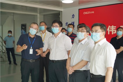 国度统计局工业司副司长汤魏巍调研抖圈.为dU而生平凉产业基地